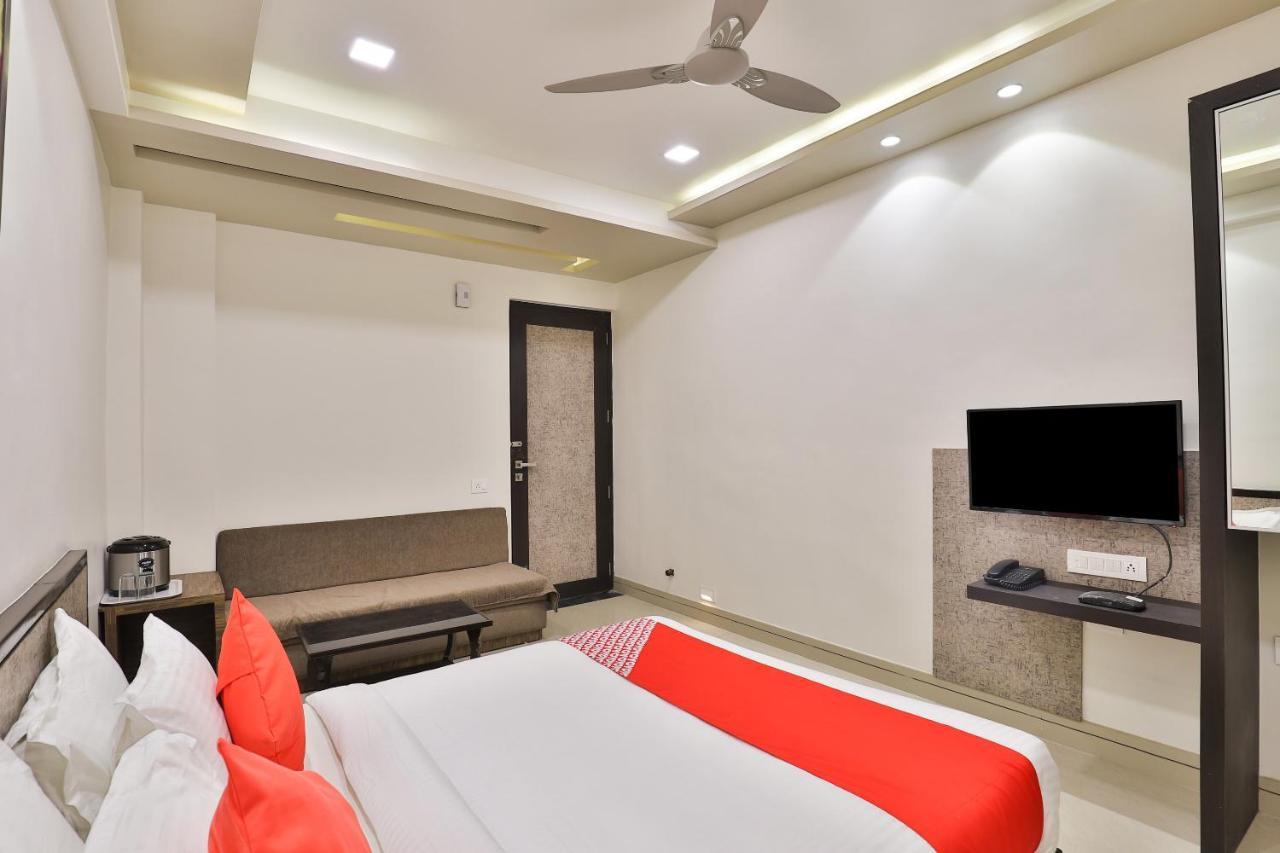 Oyo 23289 Anmol Palace Hotel Ahmedabad